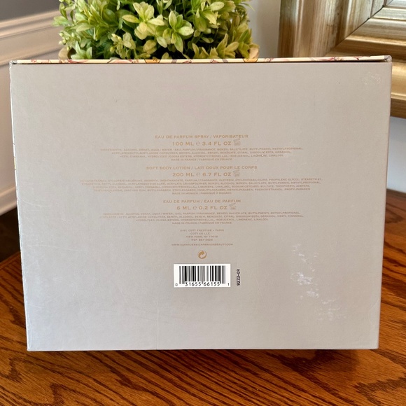 Lovely Sarah Jessica Parker Fragrance Set in Gift Box Set of Three - Picture 3 of 5